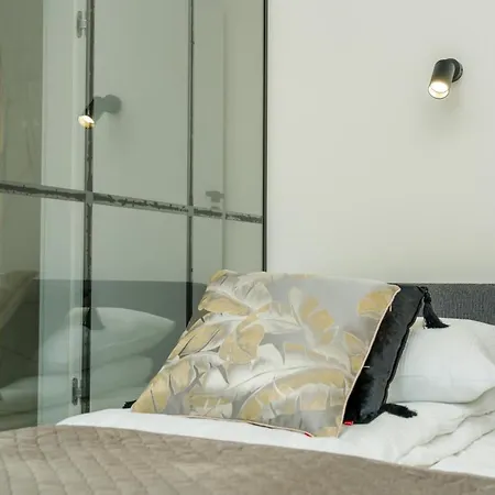 Esencja By Renters * Poznań